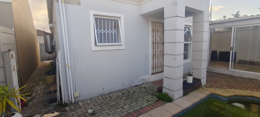 3 Bedroom Property for Sale in Rondevlei Park Western Cape